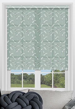 Sephora Willow - Roller blind with a fern print in white with a mint green background, this softly flowing design will give a calming vibe to any room. This roller blind is available with a white plastic or nickel chain.
