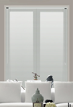 Aluminium Filtra Silver - A silvered perforated venetian blind
