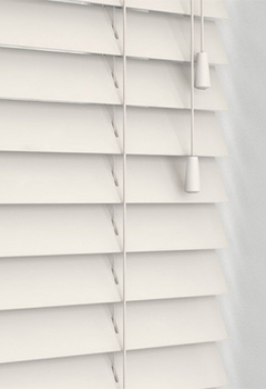 Sunwood Polar - An off-white Wood venetian available in a 25mm, 35mm and 50mm slat width. Available with ladder cord or tape options and next day delivery.
