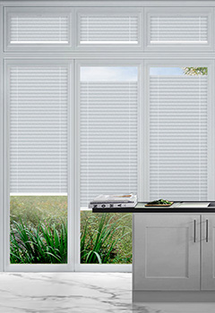 Olympia White Old New Blind