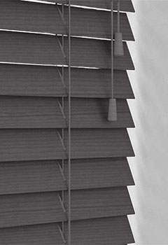 Raven Black Wooden Blind