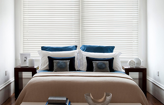 Fine Grain White Wooden Blind