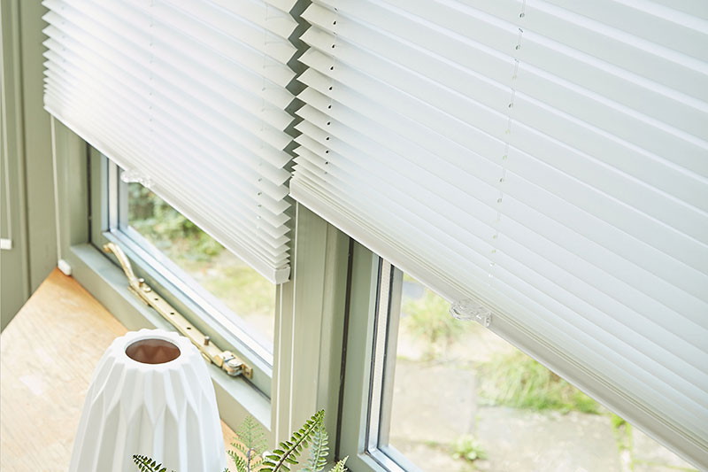Touch or Cord: Which Option Suits You Best for Pleated Blinds?