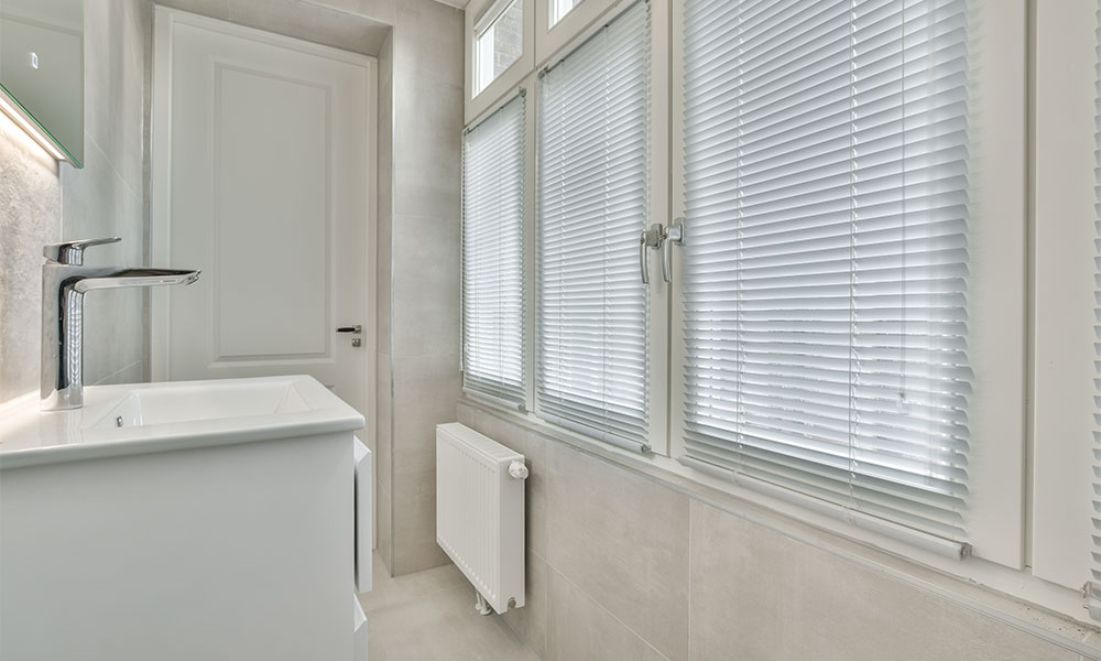 Can Venetian Blinds work in the bathroom?