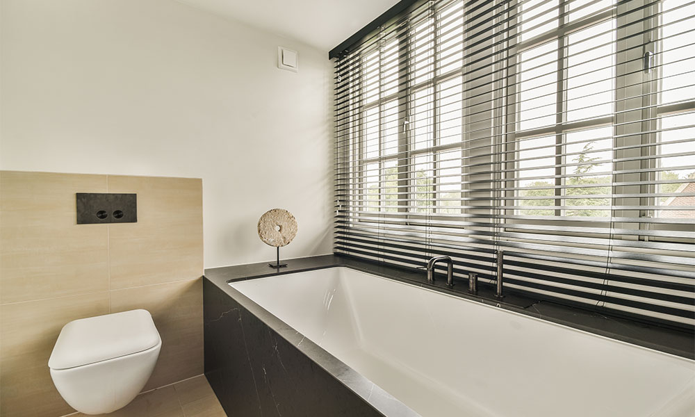 Can Venetian Blinds go in bathrooms with condensation?